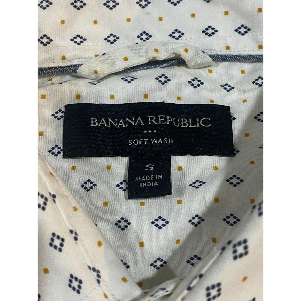 Banana Republic Soft Wash Mens Small White Blue Diamond Print Button Down Shirt